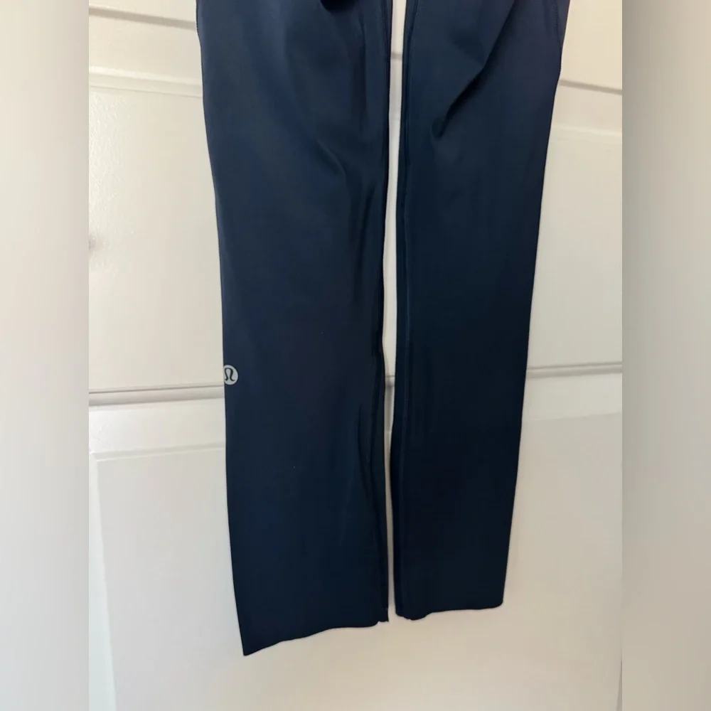 lululemon athletica pulled features feeling